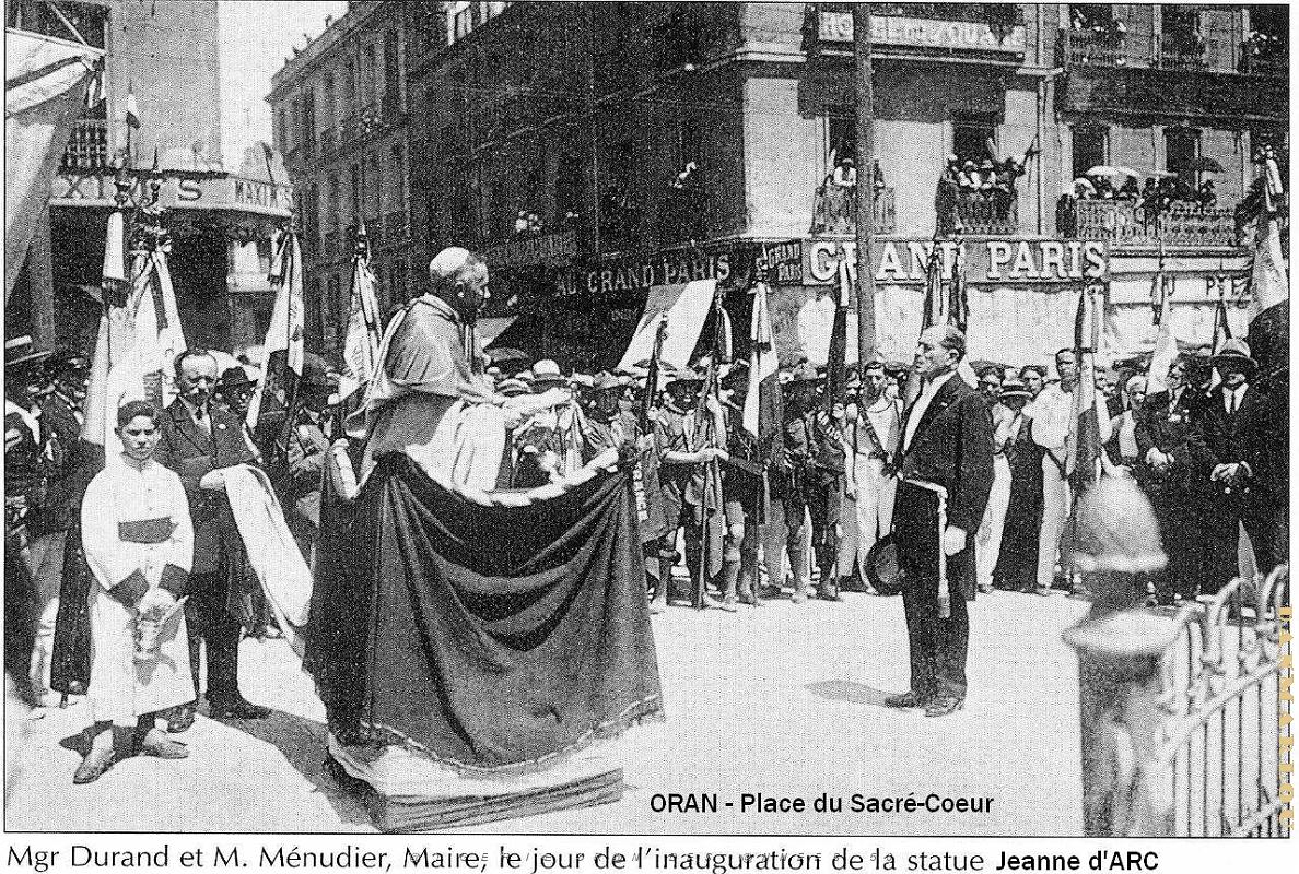 CA c- 05- Place du Sacre-Coeur et statue Jeanne d' Arc.jpg